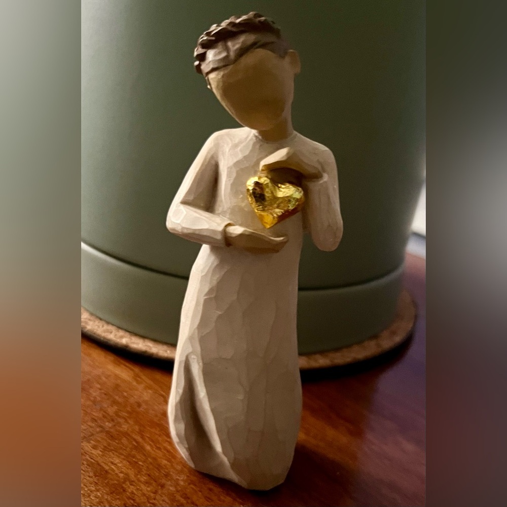 Willowtree Figurine: “Kept Forever In The Heart”